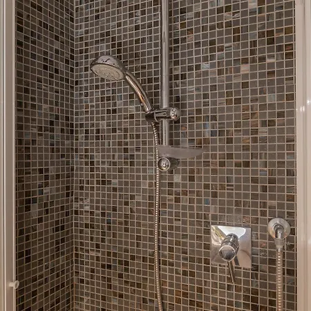 Barbaroux By Wonderful Italy *